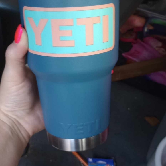 Yeti Cup - Picture 2 of 2